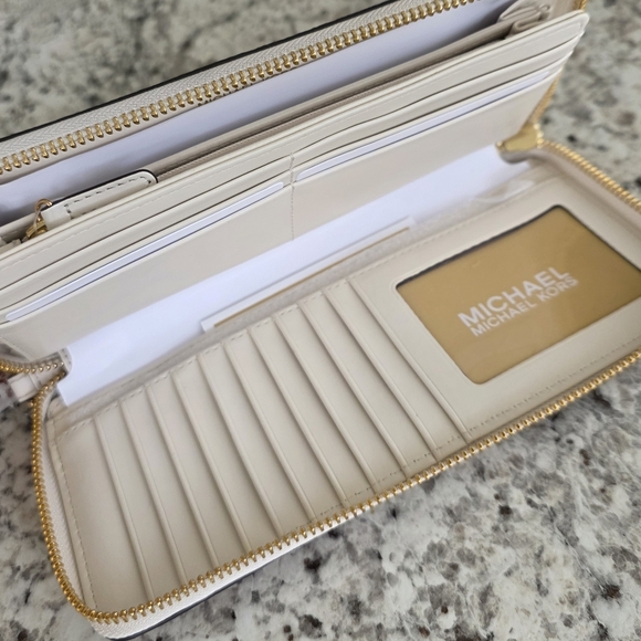 Michael Kors Jet Set Logo Continental Wristlet Wallet - Picture 3 of 5